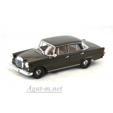 400 037202-МЧ MERCEDES 190 (W110) 1961г. коричневый